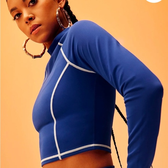 Fabletics long sleeve crop top NWOTS, sz Medium, Blue - Picture 9 of 9